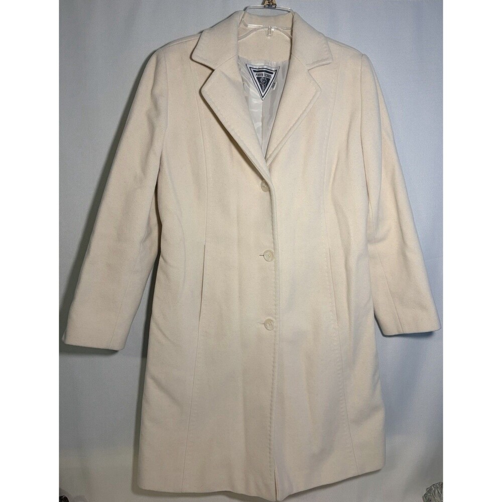 Marvin Richard’s Women’s 10P Beige Wool Coat